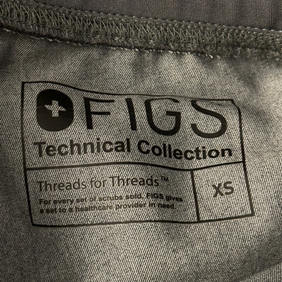 Figs scrubs bottoms, gray with blue drawstrings. Women’s XS Technical Collection - Picture 10 of 12